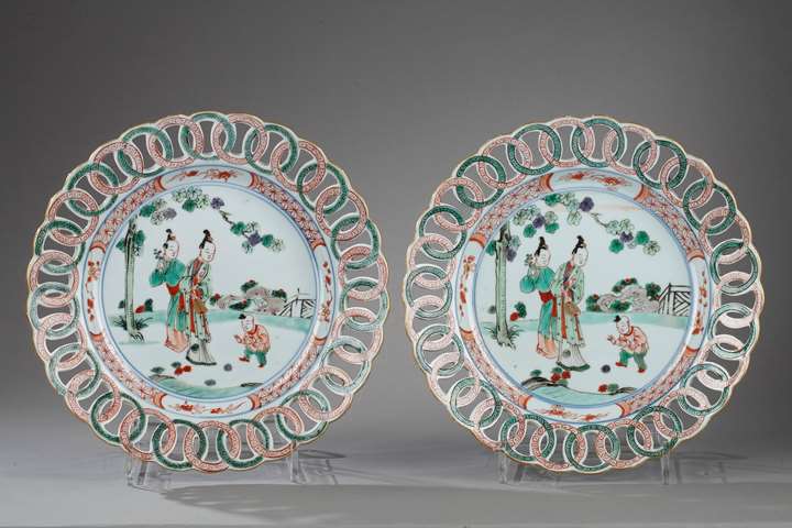 Plateս with rim reticulated - Famille verte porcelain - Kangxi period